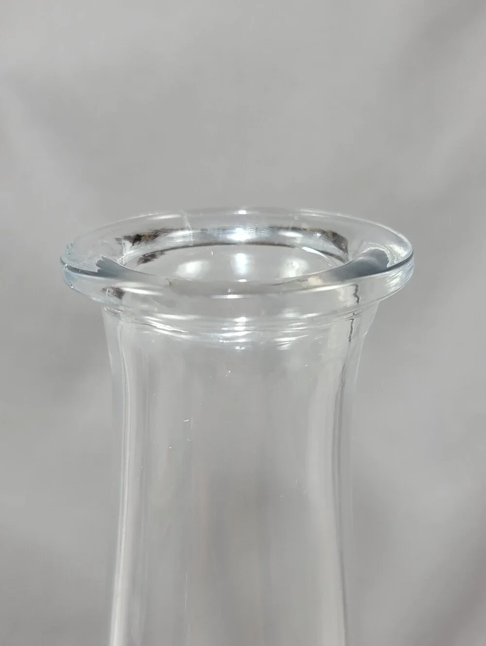 Vtg Wine Decanter Etched Grapes Vine Pattern Clear Glass Base Stopper